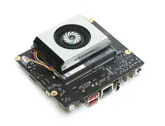 Le LattePanda Mu Ultra est un nouvel ordinateur monocarte, disponible ici sous forme de kit de développement