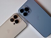 L'iPhone 15 Pro ne sera équipé que d'un perforateur. (Source : Trusted Reviews)