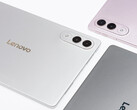 La Xiaoxin AI Tablet Pro GT présente un design relativement fin, compensé par deux caméras à l'arrière. (Source de l'image : Lenovo)