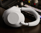 Sony est revenu à une forme pliable pour ses derniers écouteurs de la série WH-1000X. (Source de l'image : Sony)
