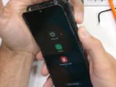 Peut-on démonter un Flip4 sans mourir ? (Source : JerryRigEverything via YouTube)