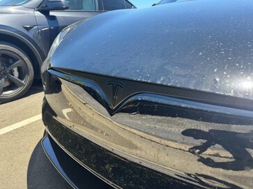 La nouvelle Model S est équipée d'une caméra dans le pare-chocs avant et d'un éclairage d'ambiance.