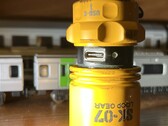 Le port USB de la lampe de poche EDC peut être recouvert pour le protéger