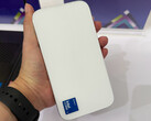 Le Sixunited WB81-H02 pourrait être refroidi par refroidissement passif. Sur la photo : le mini-PC tenu dans la main.