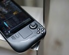 La Steam Deck 2 de Valve pourrait embarquer une puce graphique AMD vieillissante, tout comme la Steam Deck illustrée ici.