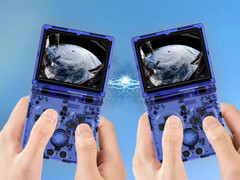 Anbernic devrait présenter un nouveau chipset après la sortie des RG34XX SP et RG35XX SP illustrés. (Source de l'image : Anbernic)