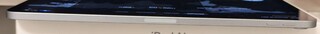 En haut : station d'accueil pour Apple Pencil, bouton de volume