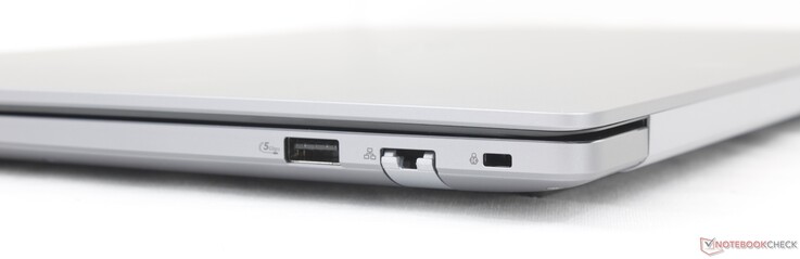 Exemple correct : USB-A 3.2 Gen. 1 (5 Gbps), RJ-45 (1 Gbps), verrou Kensington