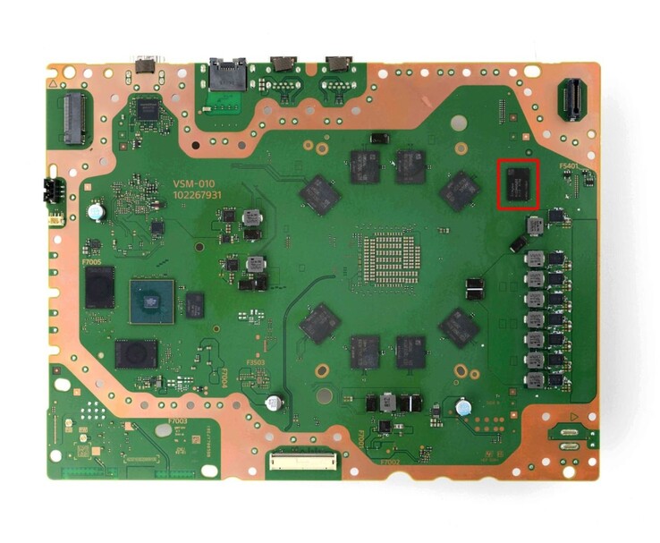 Carte mère de la PlayStation 5 Pro montrant l'APU AMD (Image source : iFixit)
