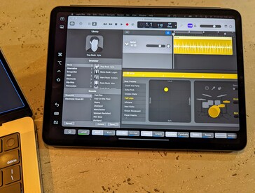 La rangée de la Touch Bar en bas de l'iPad en mode Sidecar fonctionne comme l'ancienne Touch Bar. (Image : Notebookcheck)