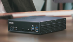 Le Shuttle XPC DA320 peut être acheté en tant que système complet. (Source de l'image : Shuttle)