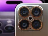 Le Apple iPhone 15 Ultra devrait être le premier iPhone à disposer d'un port USB-C. (Image source : 4RMD/Apple - édité)