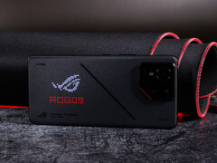 Un successeur au ROG Phone 9 Pro (photo) serait en préparation. (Source de l'image : Notebookcheck)