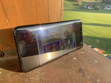 Utilisation du Huawei Mate 20 Pro dans le soleil du matin.