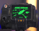 La réplique fonctionnelle du Pip Boy 3000 par Bethesda et The Wand Company en photo (source d'image : IGN YT)