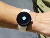 La Google Pixel Watch devrait bientôt être dotée d'un système de détection de l'hypertension artérielle, tout comme la Apple Watch. (Source de l'image : Google)