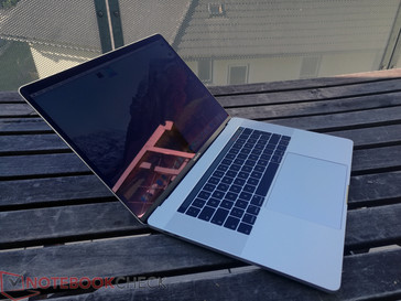 Apple MacBook Pro 2020 13 Intel Core i5 2,00GHz 512Go SSD 16Go gris  sidéral pas cher