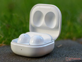 Le Galaxy Buds FE ressemble au Galaxy Buds2, illustré. (Source de l'image : Notebookcheck)