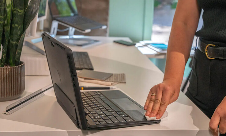 Transformez votre Surface Pro 8 en un ordinateur portable de la marque Brydge avec le SP Max+. (Source : Brydge)
