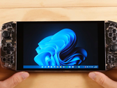 L'AYA NEO fonctionne bien sous Windows 11, même avec son écran de 7 pouces, tout comme les appareils GPD. (Image source : Taki Udon)