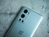 Le OnePlus 9 Pro est limité à un zoom optique 3,3x. (Source : CNET)