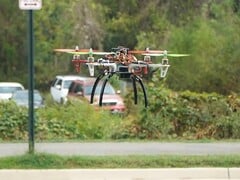 Une image du drone semi-autonome bricolé (Source de l&#039;image : Hoarder Sam ; capture d&#039;écran recadrée)