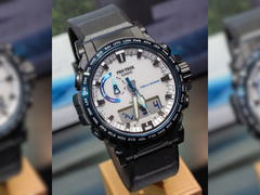 Les images IRL de la Casio Pro Trek PRW-61D-2 montrent que le contraste entre le boîtier noir et le cadran blanc est plus net que ne l'indiquaient les images de presse.