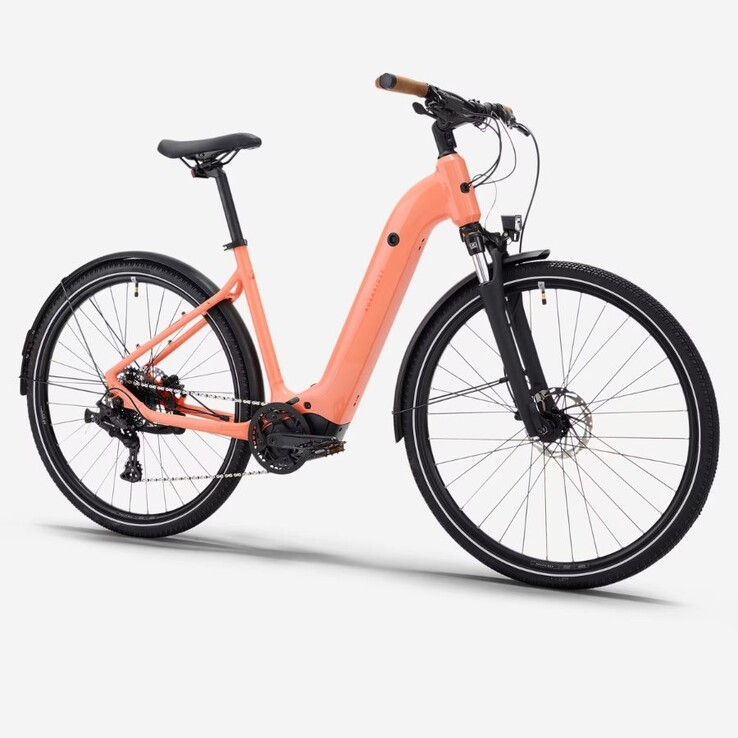 Le vélo électrique Decathlon Peach Orange Rockrider E-ACTV 500