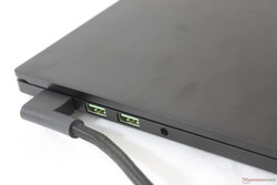 La connexion de l’adaptateur secteur du Razer Blade 15 Modèle Avancé nécessite plus de force que sur les autres portables.