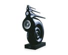 Image promotionnelle de la célèbre enceinte sur pied Nautilus de Bowers &amp; Wilkins, sur fond blanc. (Source de l'image : Bowers &amp; Wilkins)