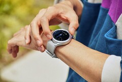 La série Galaxy Watch6 verra le retour de la lunette tournante de la Galaxy Watch4 Classic, bien qu&#039;avec quelques modifications de design, cette dernière étant illustrée. (Source de l&#039;image : Samsung)