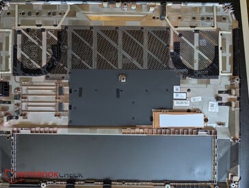 Coussin réfrigérant uniquement pour le SSD 1, préparé pour les SSD 3 et 4
