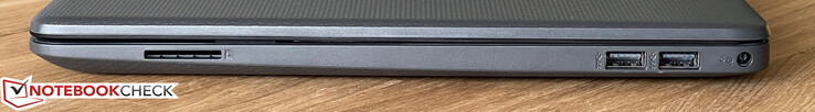 A droite : Lecteur de carte SD, 2x USB-A 3.2 Gen.1 (5 GBit/s), adaptateur d'alimentation
