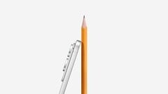 Le S25 Edge (avec un crayon pour l&#039;échelle). (Source de l&#039;image : Samsung)