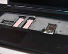 Les deux emplacements SSD supplémentaires sous le clavier du Lenovo ThinkPad P16 Gen 3.