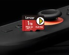 Carte microSD Express Lexar de 1 To reposant sur le Switch 2 (Source de l'image : Lexar avec modifications)