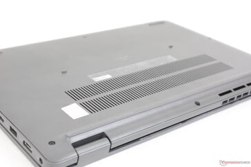 Les dimensions et le poids sont très similaires à ceux de l'Asus ExpertBook L1 et du HP ProBook 440 G9