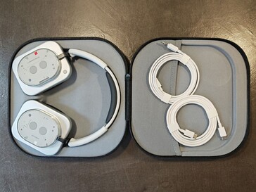 Nothing Headphone (1) White (image source : Notebookcheck)