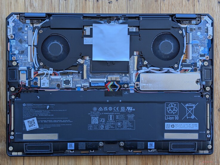Carte mère du HP OmniBook Ultra Flip 14 à titre de comparaison
