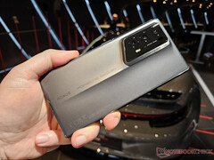 Honor vendra le Magic V2 RSR dans le monde entier dans une seule finition, Agate Grey. (Source de l'image : Notebookcheck)