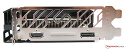 Les ports externes de la Radeon RX 6500 XT de Sapphire Pulse
