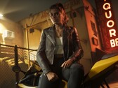 Lucia, personnage de GTA 6, photographiée à côté d'une moto