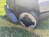 Les roues avant du RockMow Z120 LiDAR sont orientables