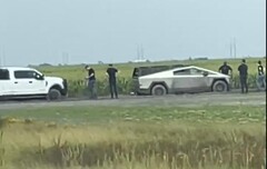 Nous sommes tous passés par là, les mains sur les hanches en signe de désarroi, regardant une voiture qui ne veut tout simplement plus rouler. (Source de l'image : Twitter)