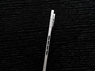 Selon certaines rumeurs, cette tablette de jeu haut de gamme ne ferait qu'environ 5,74 mm d'épaisseur. 