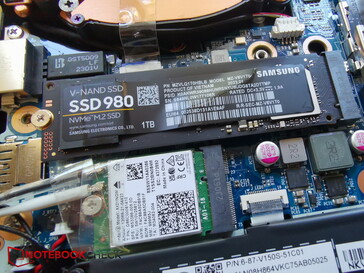 Module WiFi et disque SSD NVMe