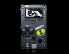 Le dernier Arduboy prend en charge le multijoueur via un câble USB-C (Source d'image : Arduboy)