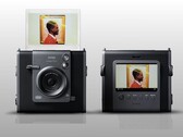 L'esthétique rappelle davantage la série X de Fuji que la gamme Instax (Image source : Fujifilm)