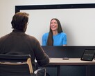 Un utilisateur teste les appels vidéo en 3D de Google Beam lors de la conférence I/O 2025 (Image source : Google)