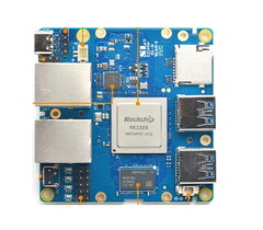 Le NanoPi R4S mesure 66 x 66 mm. (Source de l&#039;image : FriendlyELEC)